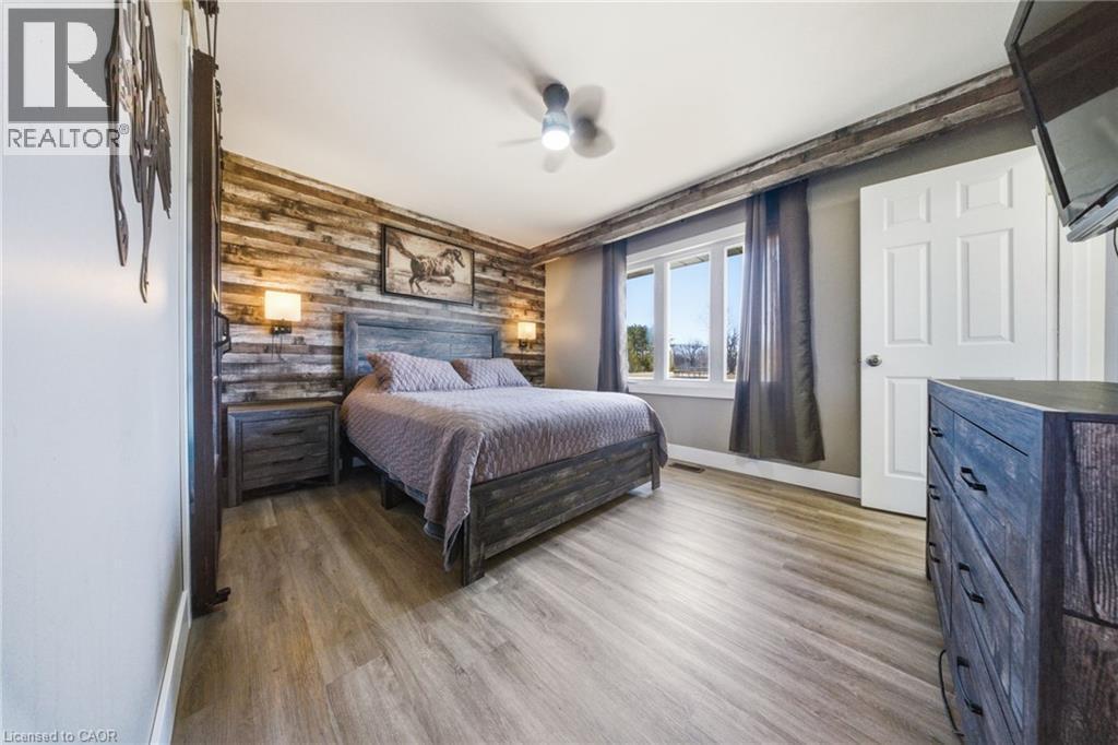 9639 Sideroad 27 Sideroad, Erin, ON - Indoor Photo Showing Bedroom