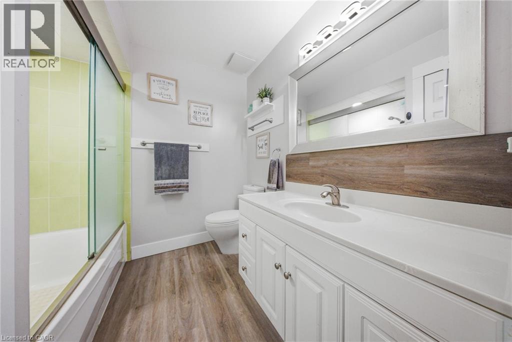 9639 Sideroad 27 Sideroad, Erin, ON - Indoor Photo Showing Bathroom