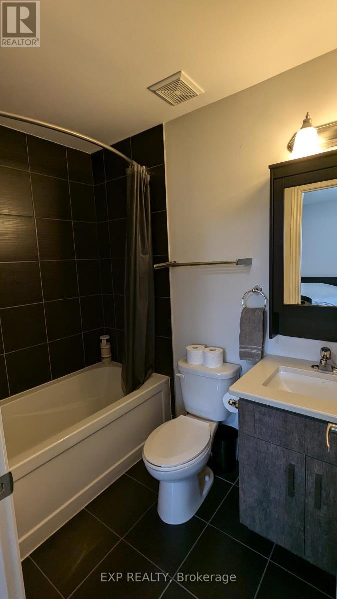 90 Robert Peel Road, Kitchener, ON - Indoor Photo Showing Bathroom