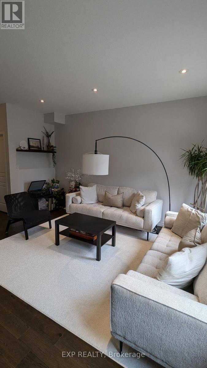 90 Robert Peel Road, Kitchener, ON - Indoor