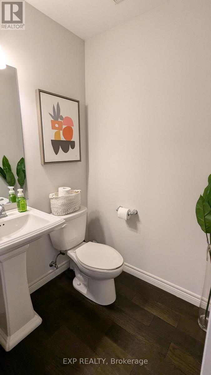 90 Robert Peel Road, Kitchener, ON - Indoor Photo Showing Bathroom