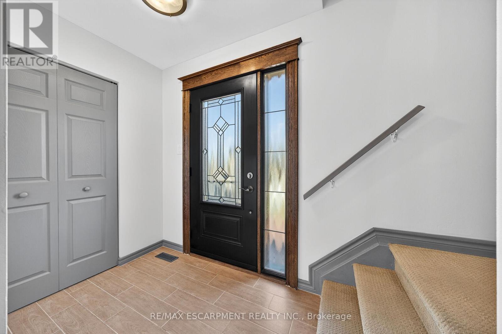 211 Birchcliffe Crescent, Hamilton, ON - Indoor Photo Showing Other Room