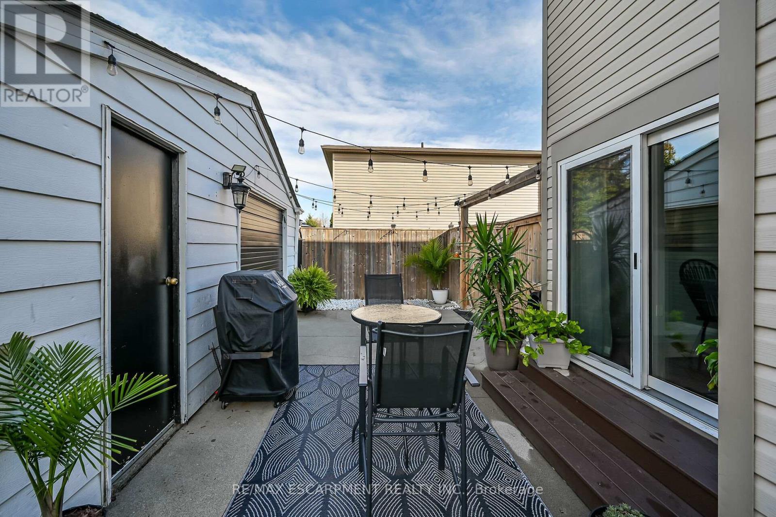 211 Birchcliffe Crescent, Hamilton, ON - Outdoor With Deck Patio Veranda With Exterior