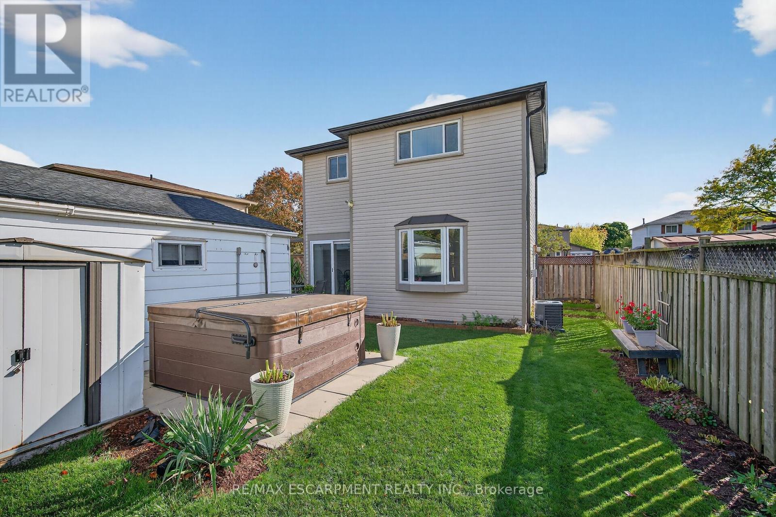 211 Birchcliffe Crescent, Hamilton, ON - Outdoor With Exterior