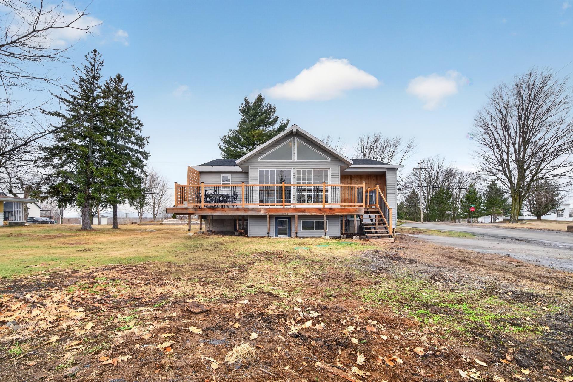 Back of Structure - 922 Ch. Bellevue E., Cap-Saint-Ignace, QC - Outdoor With Deck Patio Veranda