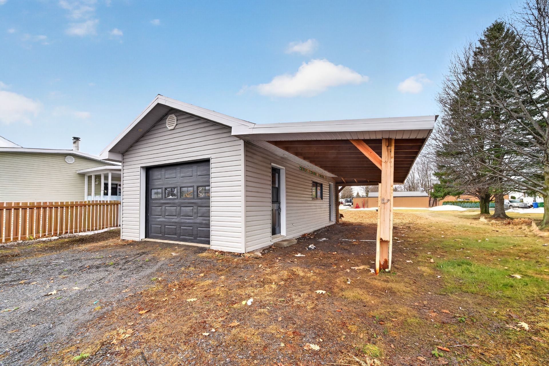 Garage - 922 Ch. Bellevue E., Cap-Saint-Ignace, QC - Outdoor