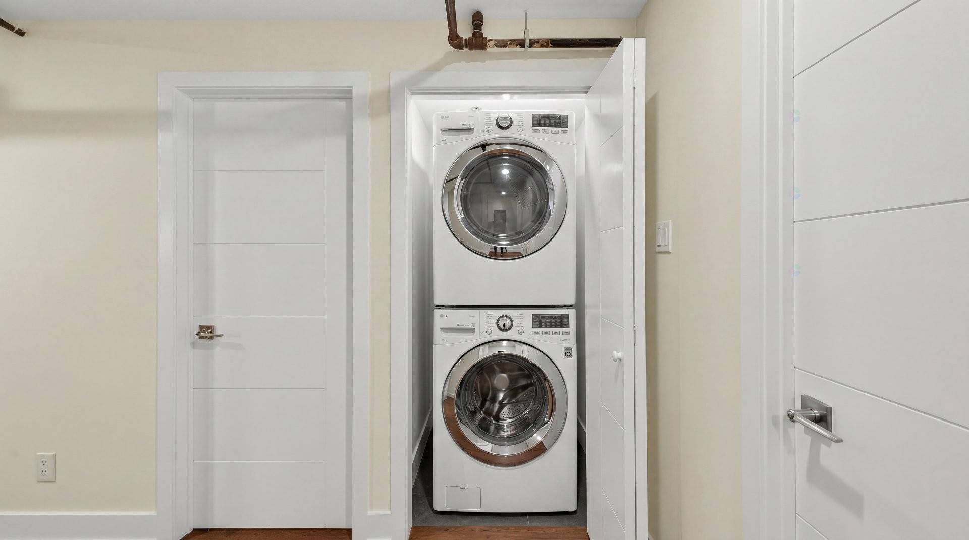 Laundry - 1425 Rue Montcalm, Montréal (Ville-Marie), QC - Indoor Photo Showing Laundry Room