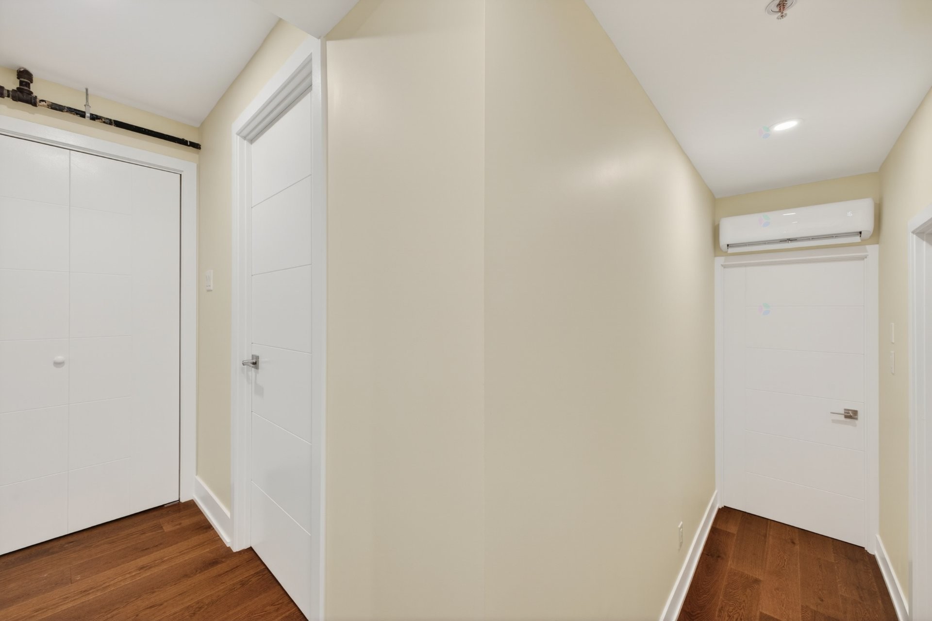 Passageway - 1425 Rue Montcalm, Montréal (Ville-Marie), QC - Indoor Photo Showing Other Room