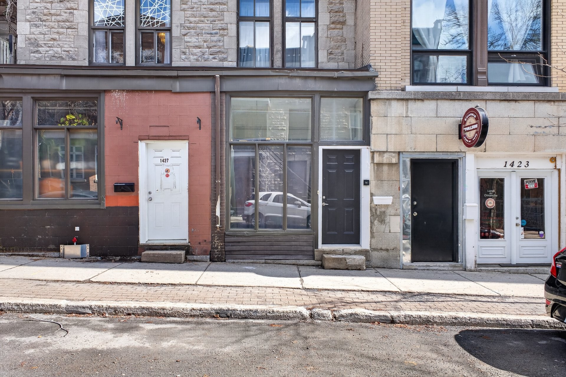 Front of Structure - 1425 Rue Montcalm, Montréal (Ville-Marie), QC - Outdoor With Facade