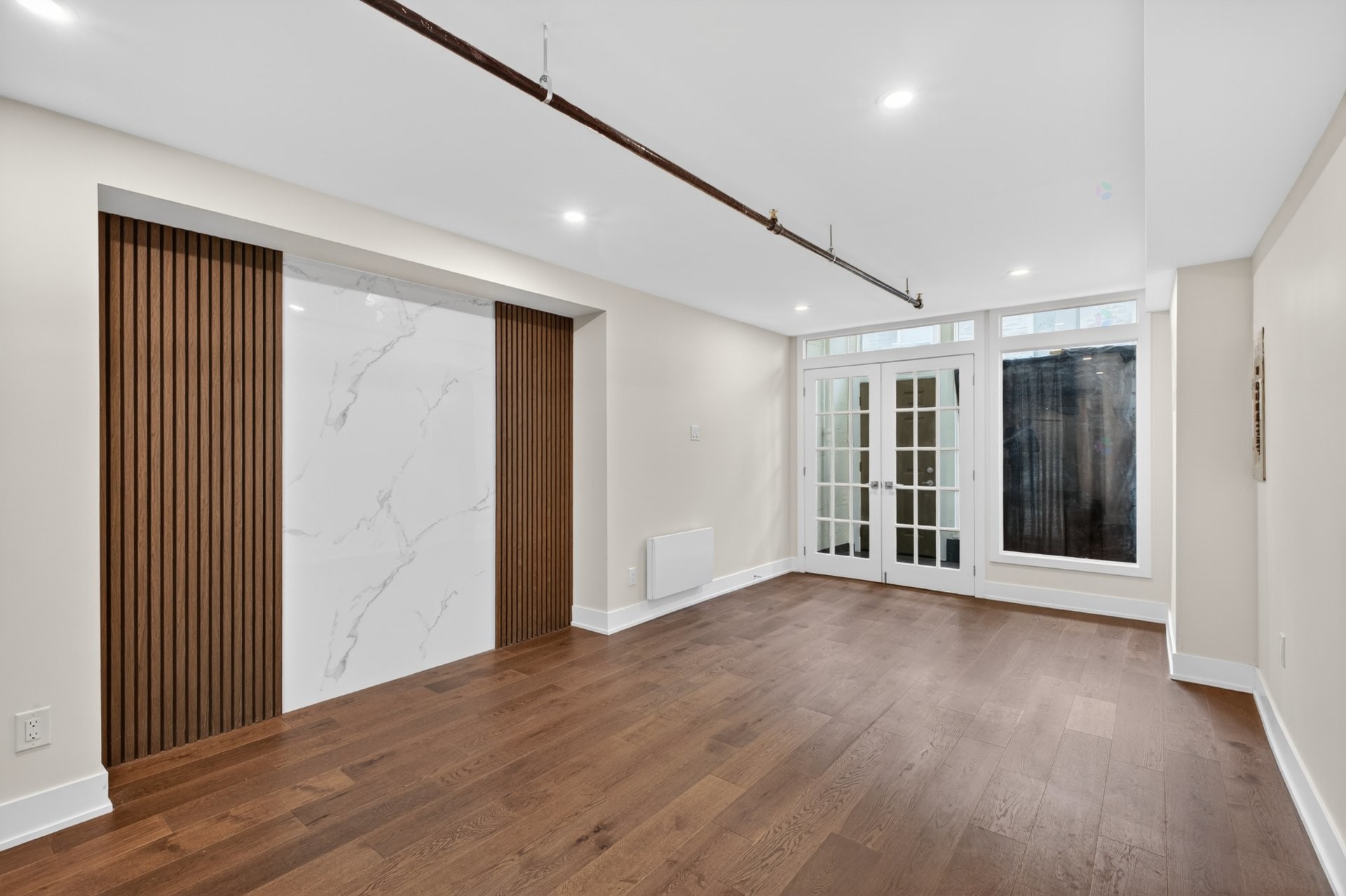 Living Room - 1425 Rue Montcalm, Montréal (Ville-Marie), QC - Indoor Photo Showing Other Room