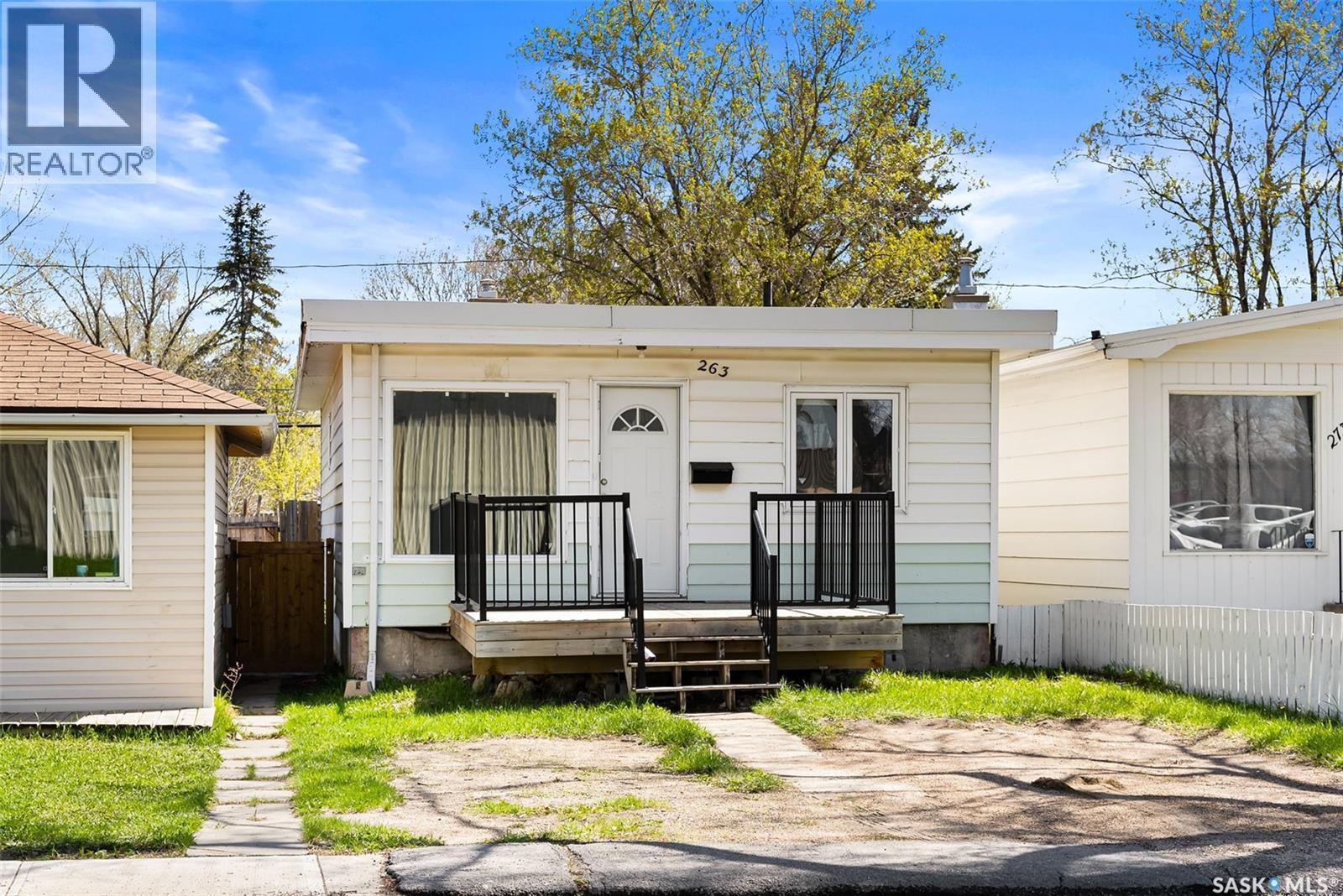 263 Mcintyre Street, Regina, SK - Outdoor