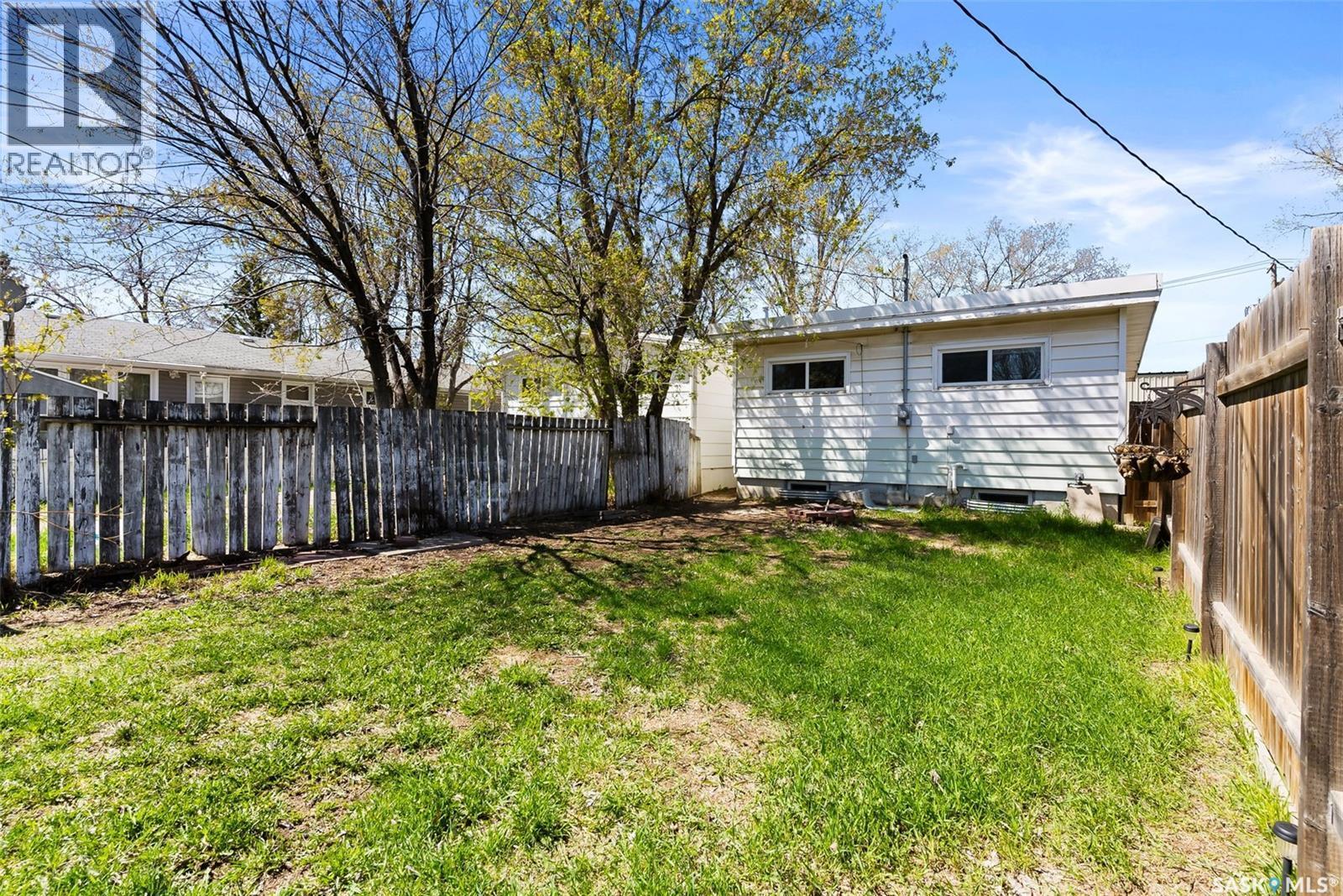 263 Mcintyre Street, Regina, SK - Outdoor