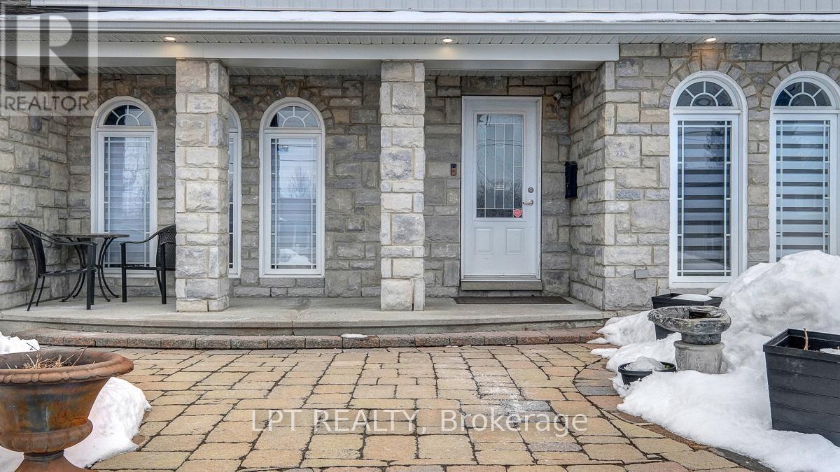 624 Pleasant Park Road, Ottawa, ON - Outdoor With Deck Patio Veranda With Facade