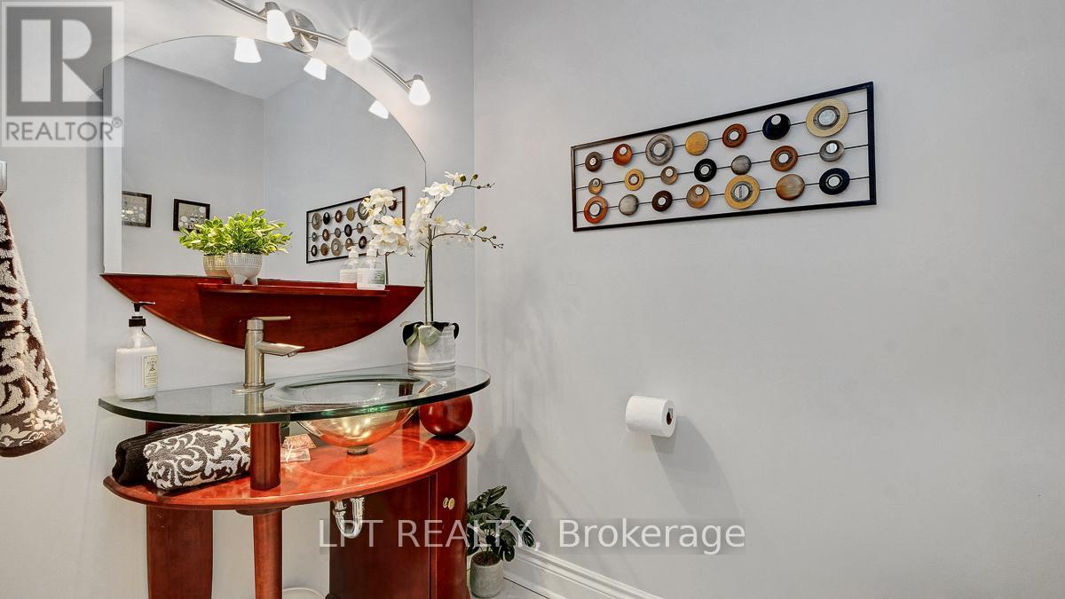 624 Pleasant Park Road, Ottawa, ON - Indoor Photo Showing Other Room
