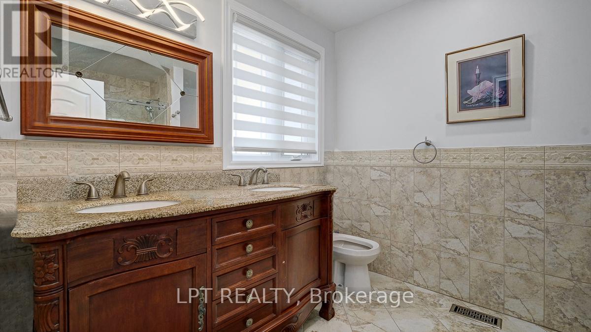 624 Pleasant Park Road, Ottawa, ON - Indoor Photo Showing Bathroom