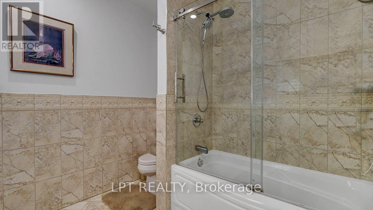 624 Pleasant Park Road, Ottawa, ON - Indoor Photo Showing Bathroom