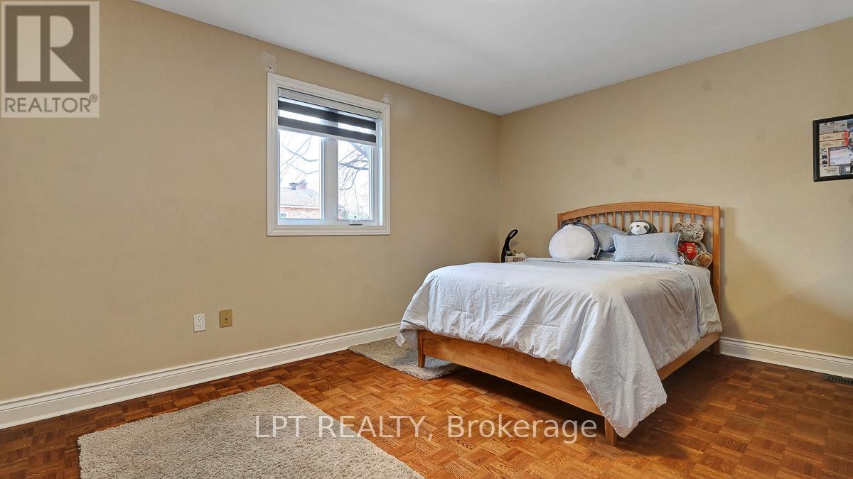 624 Pleasant Park Road, Ottawa, ON - Indoor Photo Showing Bedroom