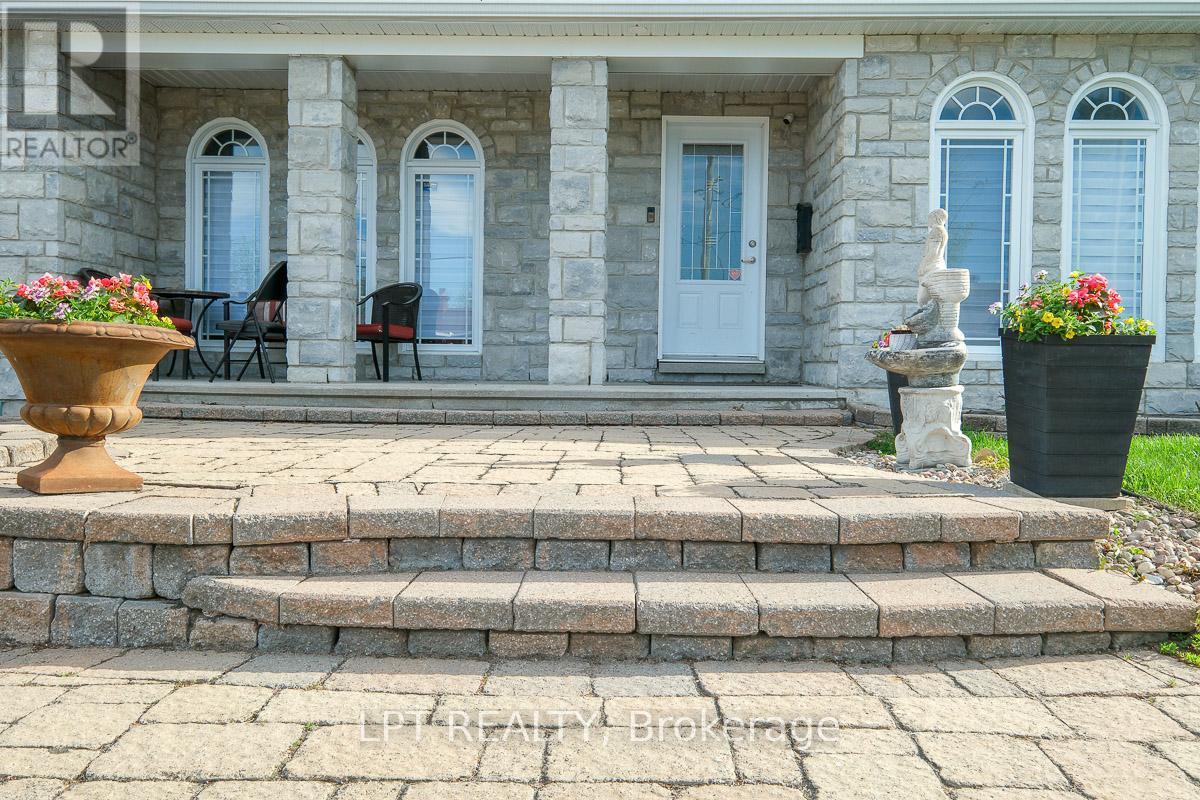 624 Pleasant Park Road, Ottawa, ON - Outdoor With Deck Patio Veranda