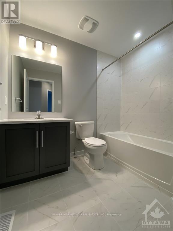 487 Cope Drive, Ottawa, ON - Indoor Photo Showing Bathroom