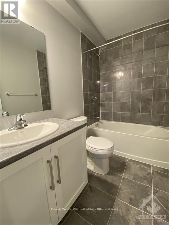 487 Cope Drive, Ottawa, ON - Indoor Photo Showing Bathroom