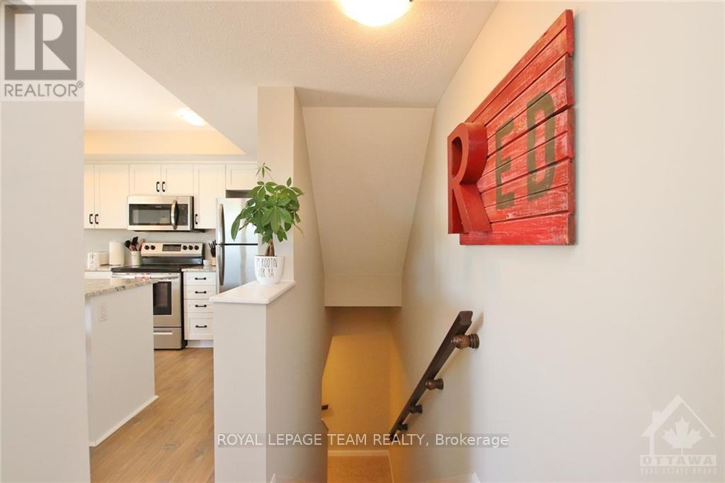 60 Affinity Private, Ottawa, ON - Indoor Photo Showing Other Room