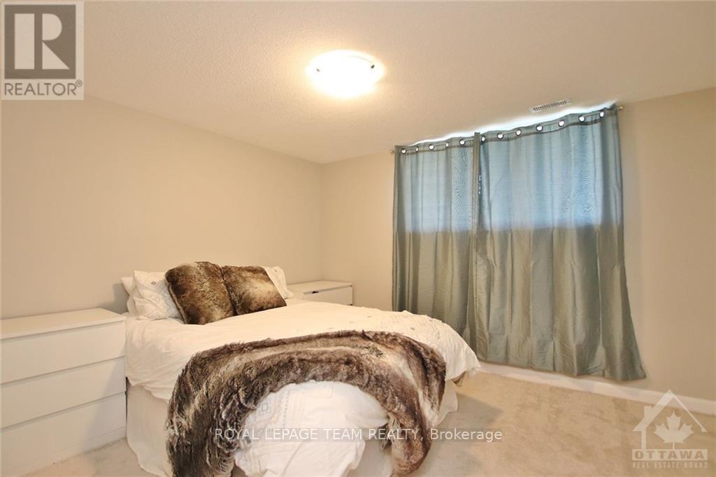 60 Affinity Private, Ottawa, ON - Indoor Photo Showing Bedroom