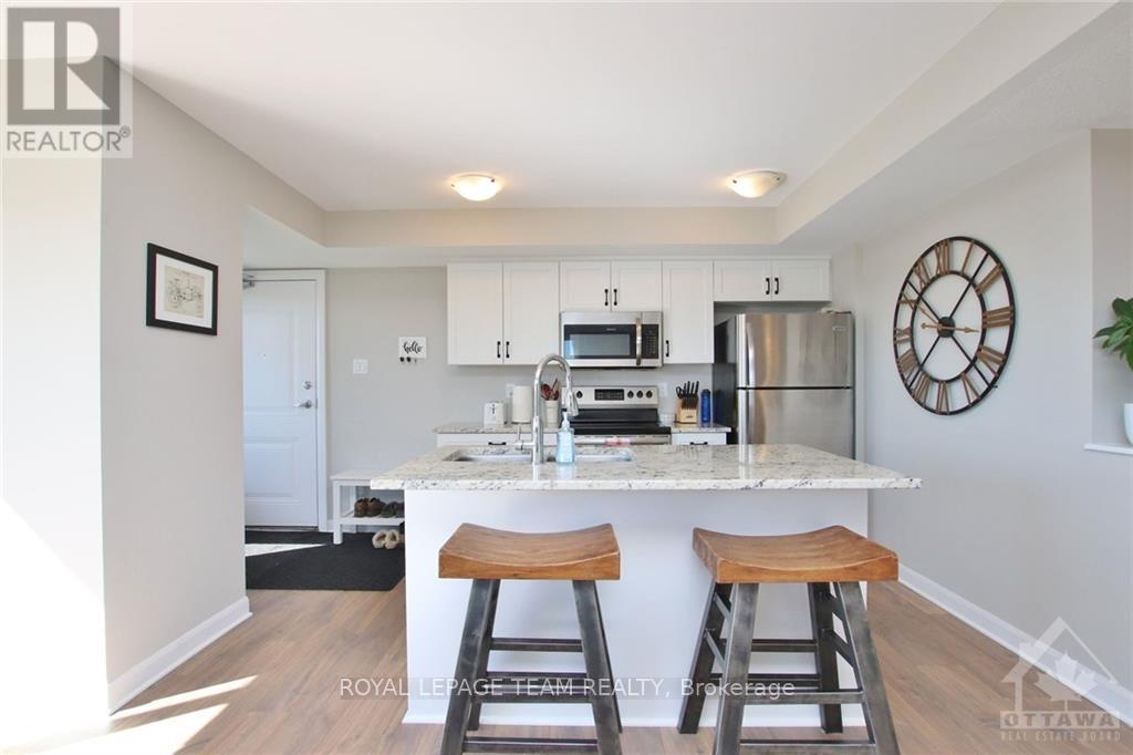 60 Affinity Private, Ottawa, ON - Indoor Photo Showing Kitchen With Stainless Steel Kitchen With Double Sink With Upgraded Kitchen