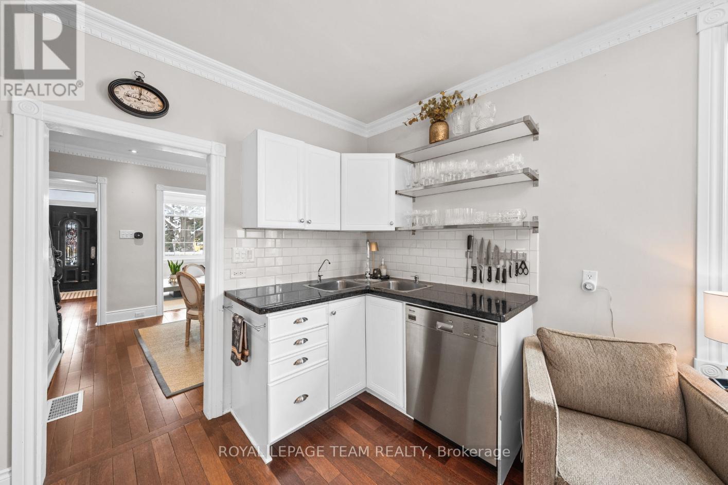 529 Mcleod Street, Ottawa, ON - Indoor Photo Showing Kitchen