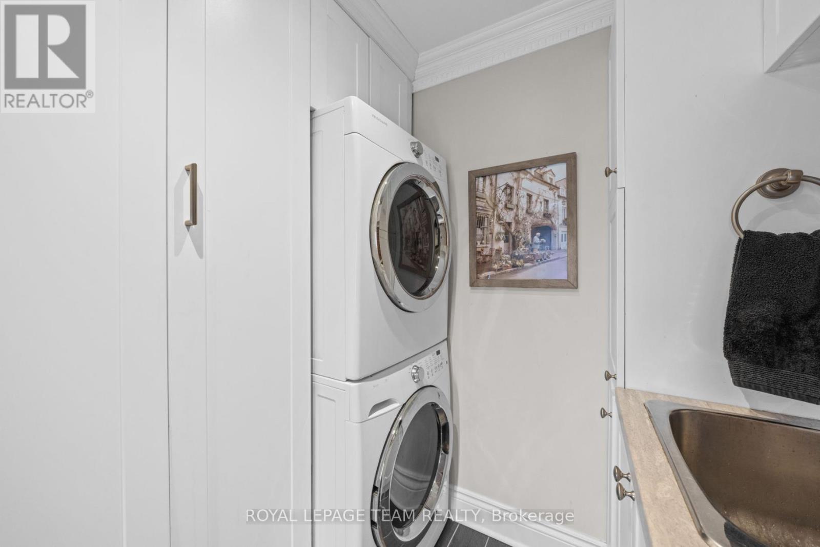 529 Mcleod Street, Ottawa, ON - Indoor Photo Showing Laundry Room