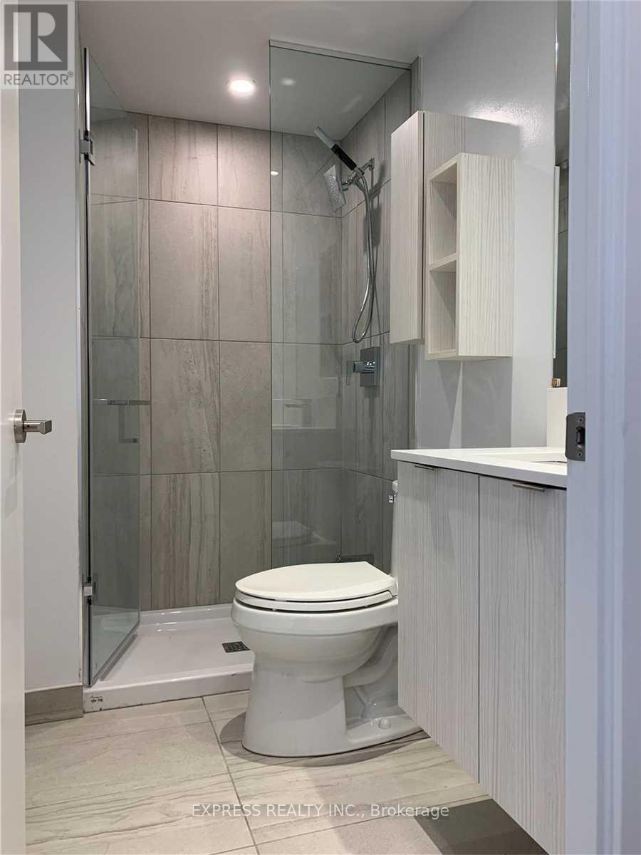 2212 - 195 Redpath Avenue, Toronto, ON - Indoor Photo Showing Bathroom