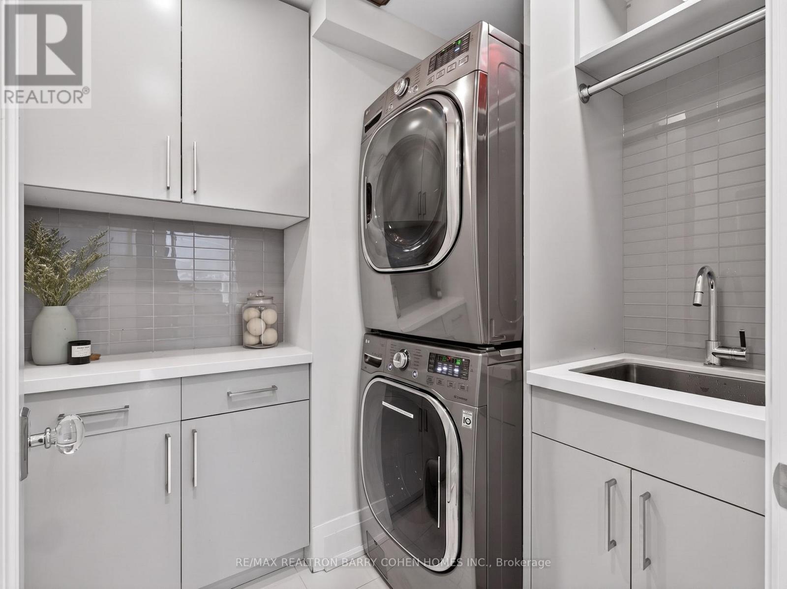 11 Ormsby Crescent, Toronto, ON - Indoor Photo Showing Laundry Room