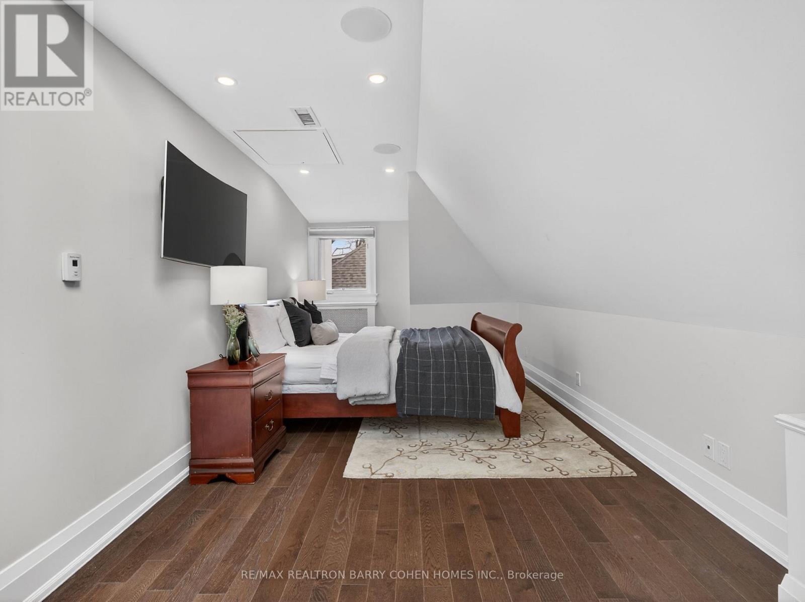 11 Ormsby Crescent, Toronto, ON - Indoor