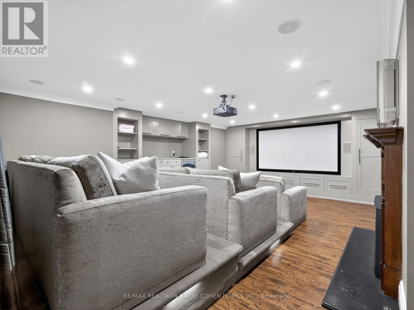 11 Ormsby Crescent, Toronto, ON - Indoor