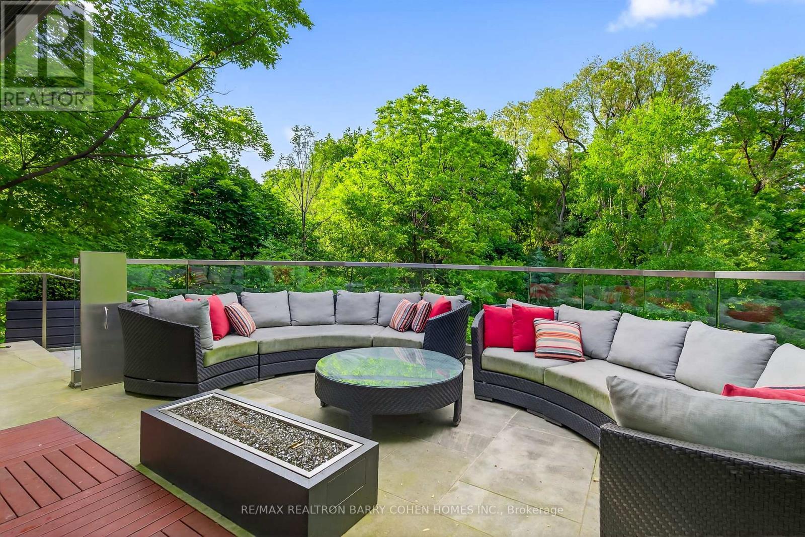 11 Ormsby Crescent, Toronto, ON - Outdoor