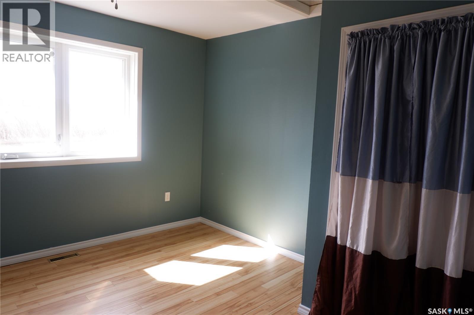 600 Railway Avenue E, Assiniboia, SK - Indoor Photo Showing Other Room