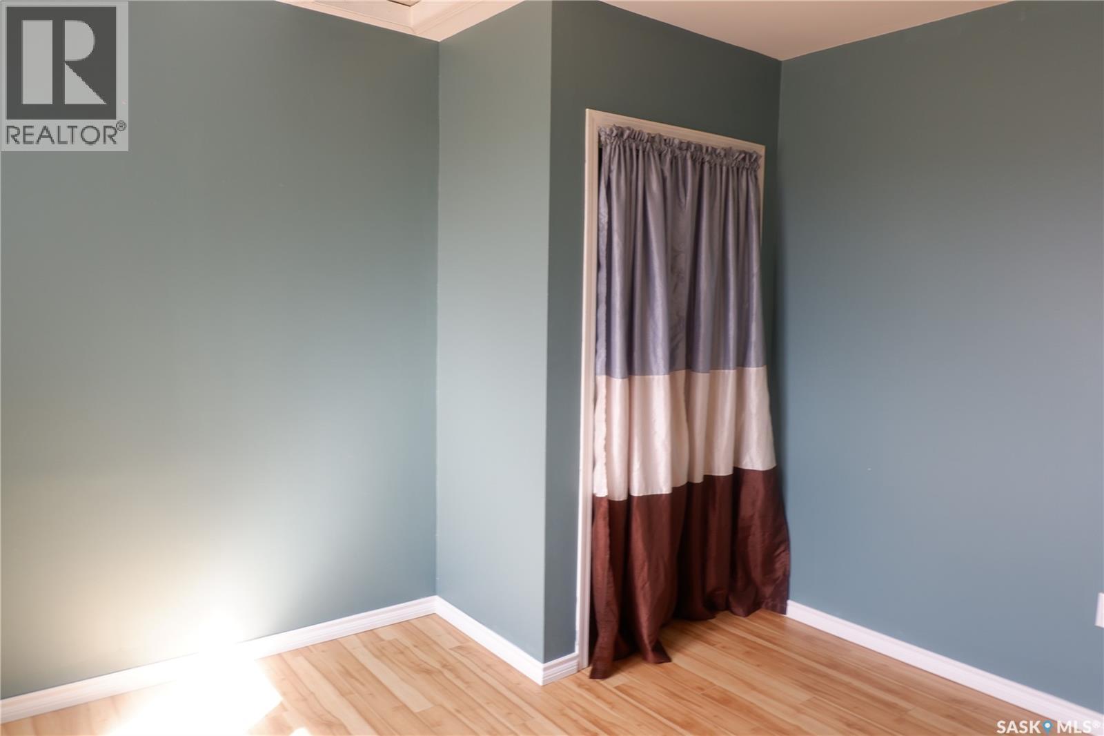 600 Railway Avenue E, Assiniboia, SK - Indoor