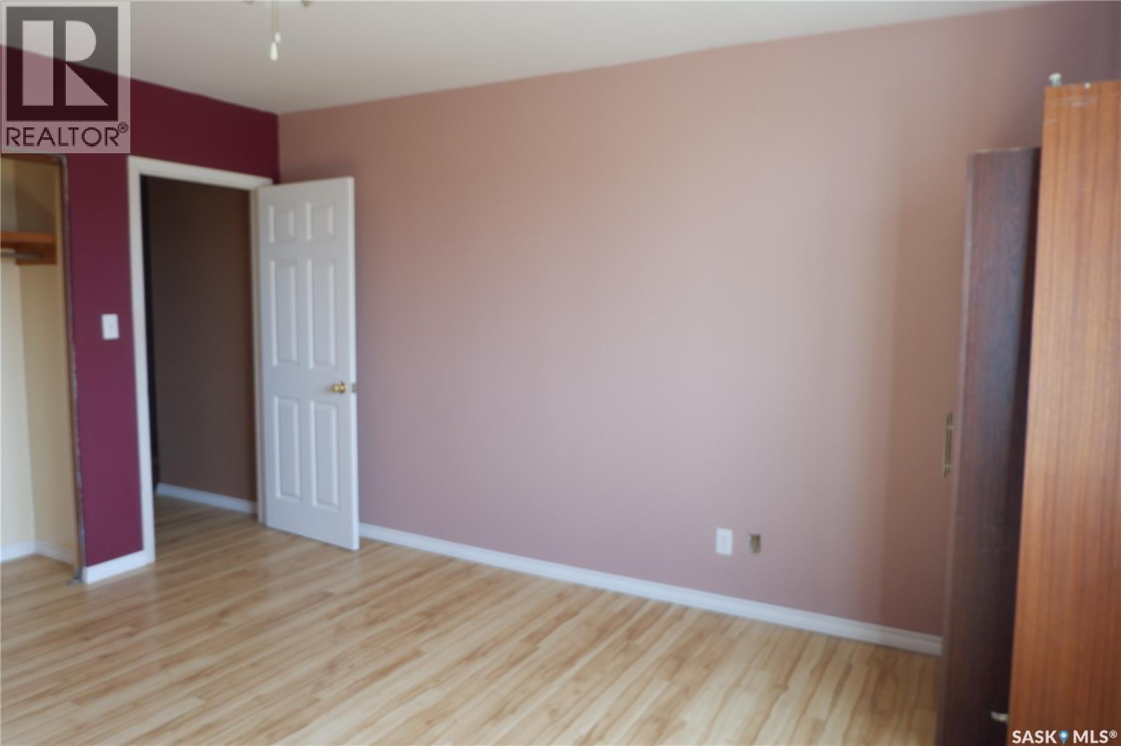 600 Railway Avenue E, Assiniboia, SK - Indoor Photo Showing Other Room