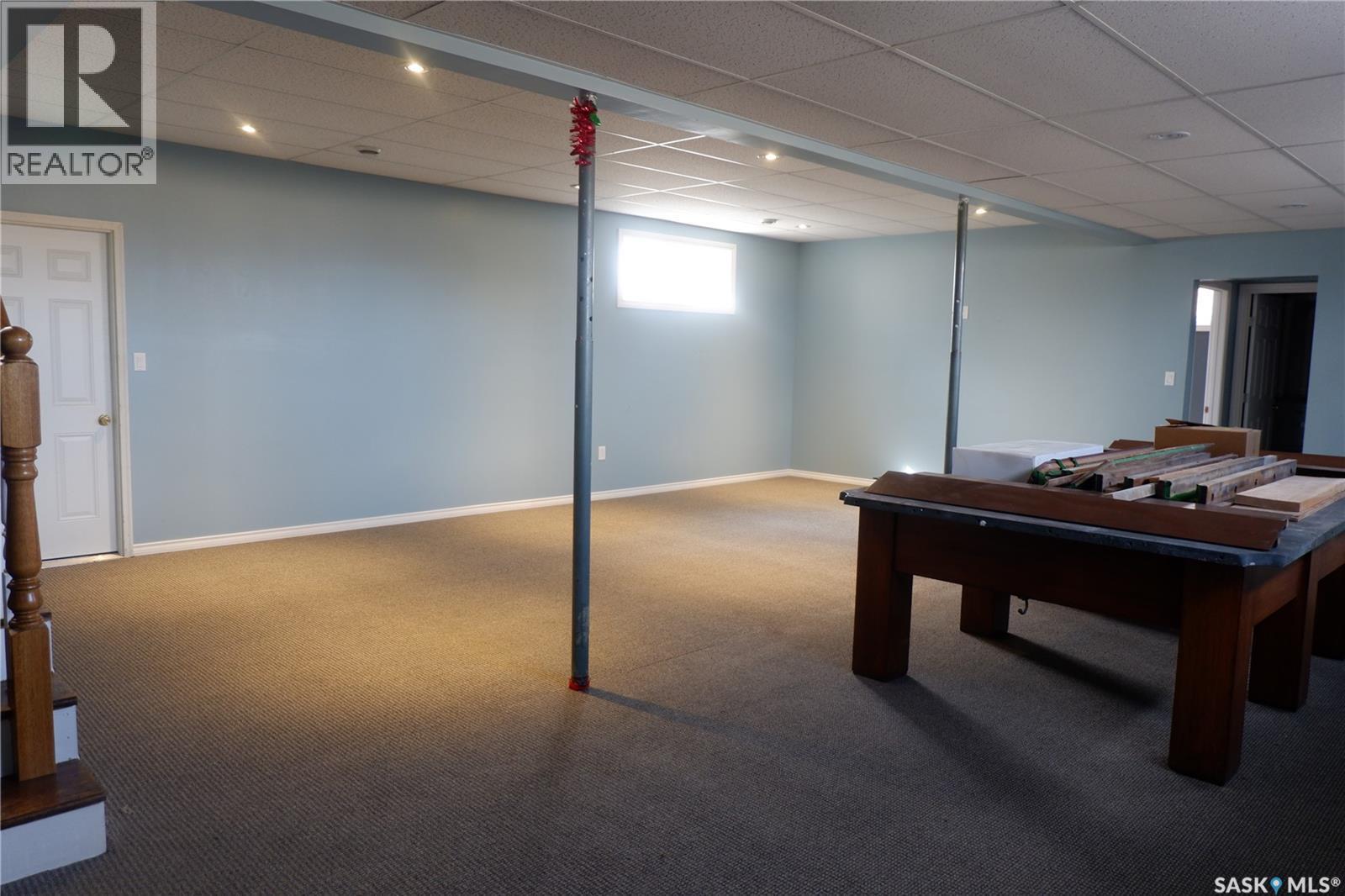 600 Railway Avenue E, Assiniboia, SK - Indoor Photo Showing Other Room