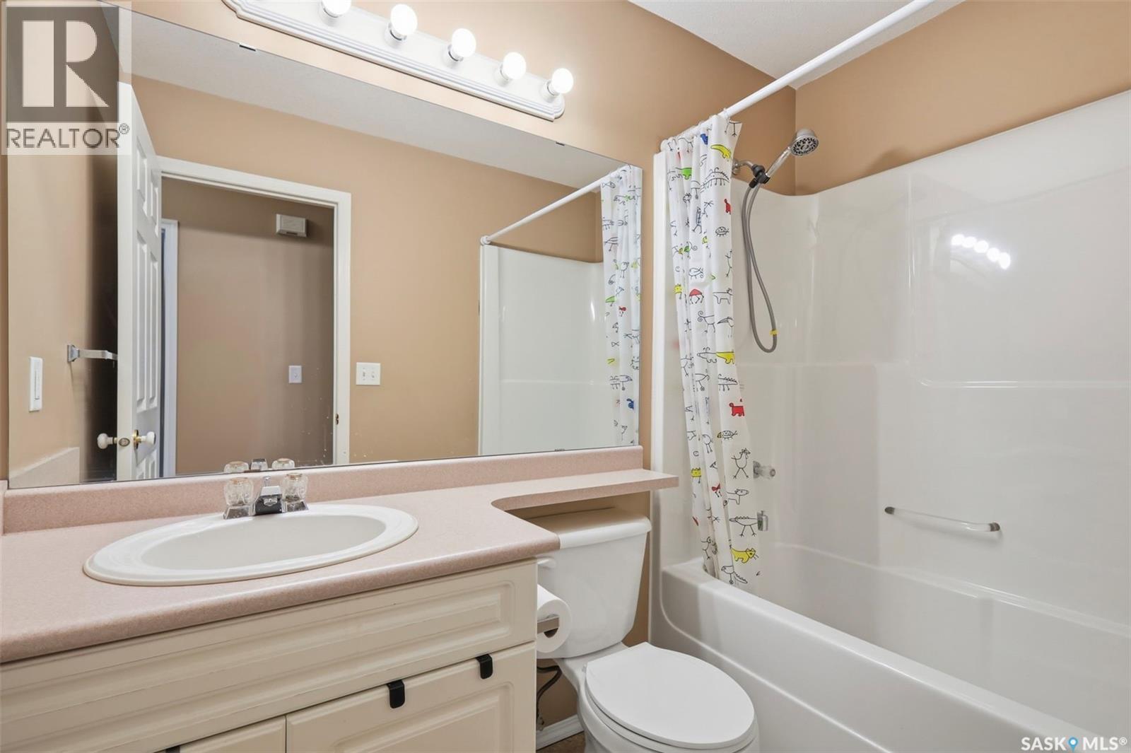 106 Lashyn Cove, Saskatoon, SK - Indoor Photo Showing Bathroom