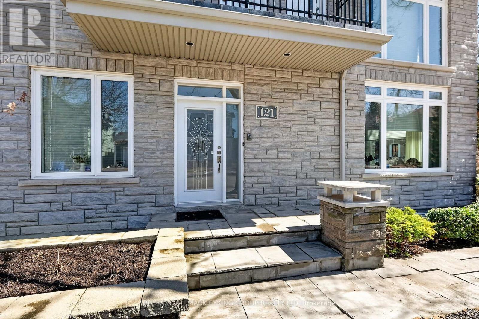 121 Macdonald Street, Ottawa, ON - Outdoor