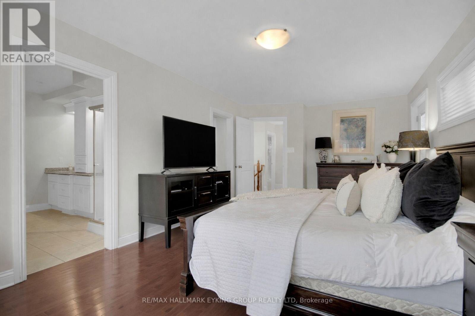 121 Macdonald Street, Ottawa, ON - Indoor Photo Showing Bedroom