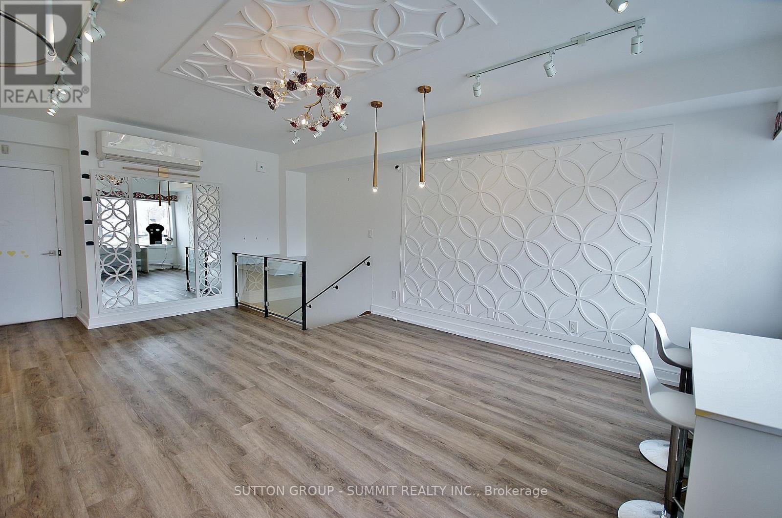 1012 Lagoon Street, Mississauga, ON