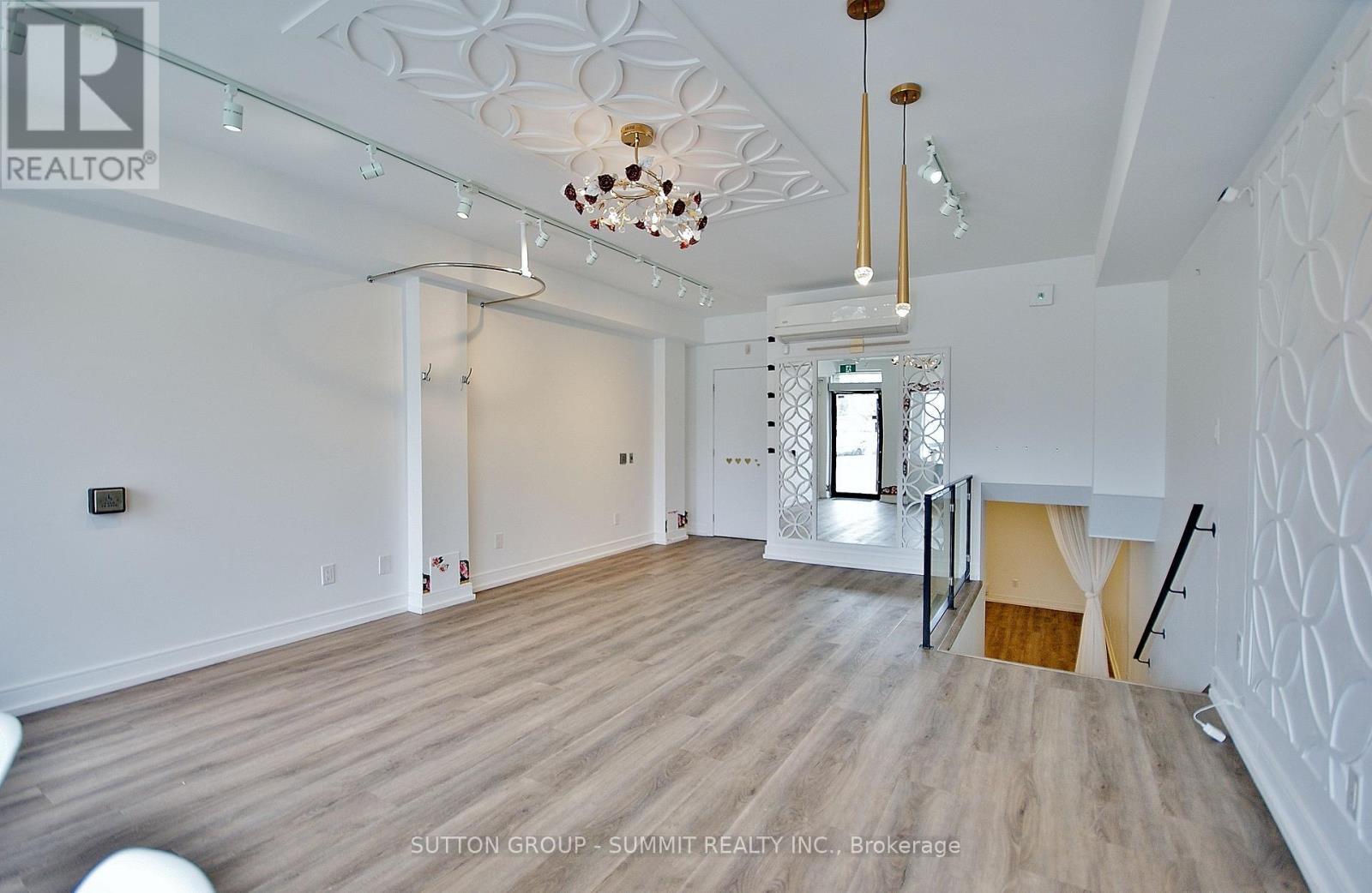 1012 Lagoon Street, Mississauga, ON