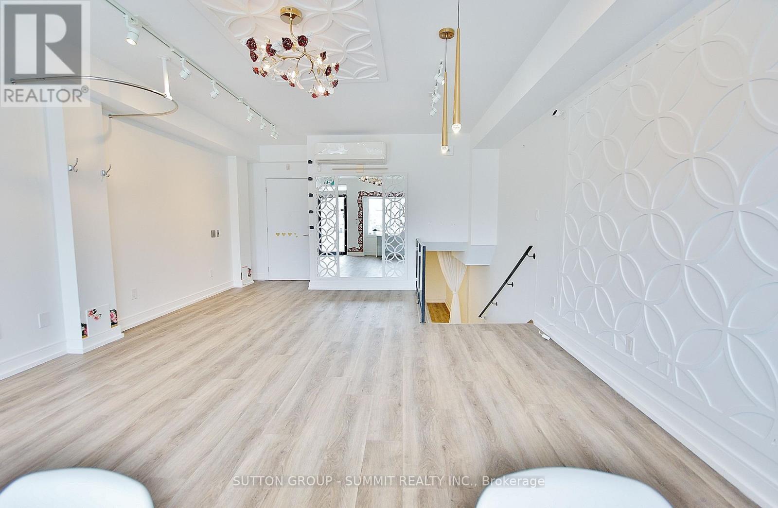 1012 Lagoon Street, Mississauga, ON