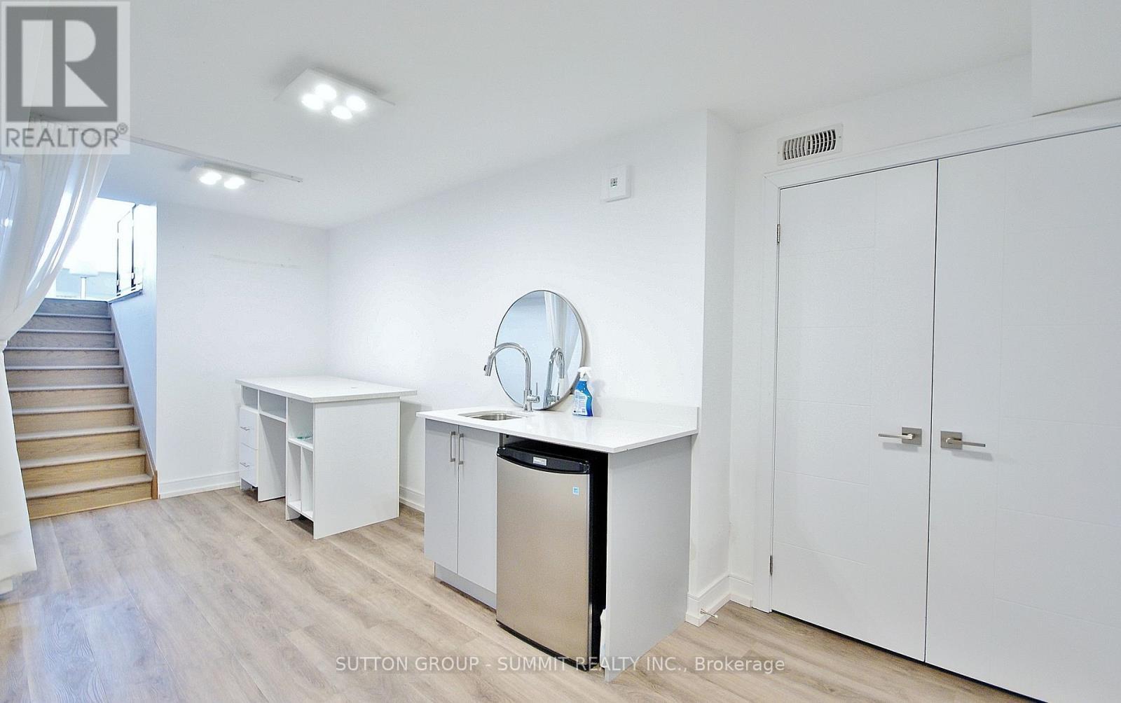 1012 Lagoon Street, Mississauga, ON