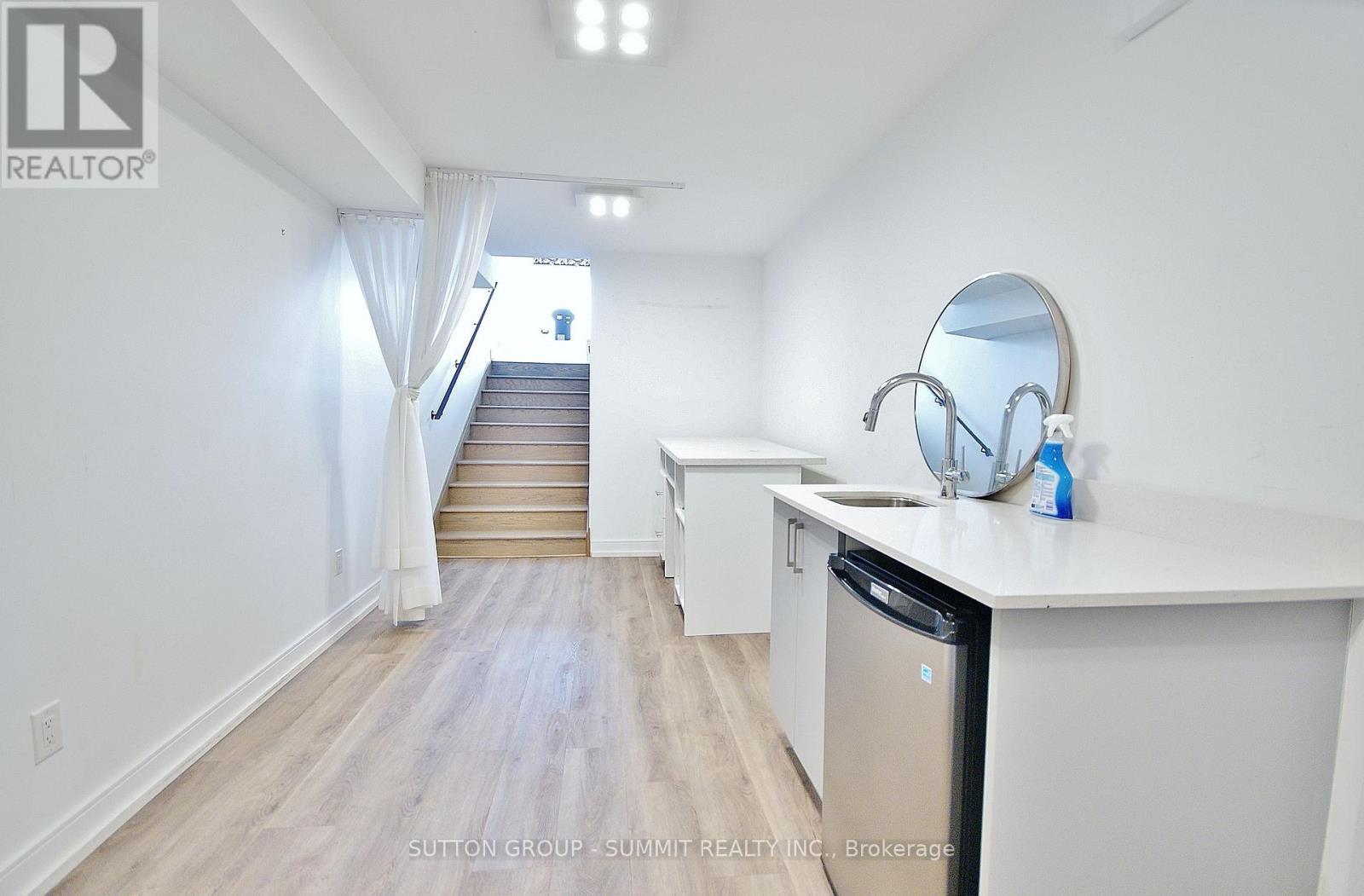 1012 Lagoon Street, Mississauga, ON