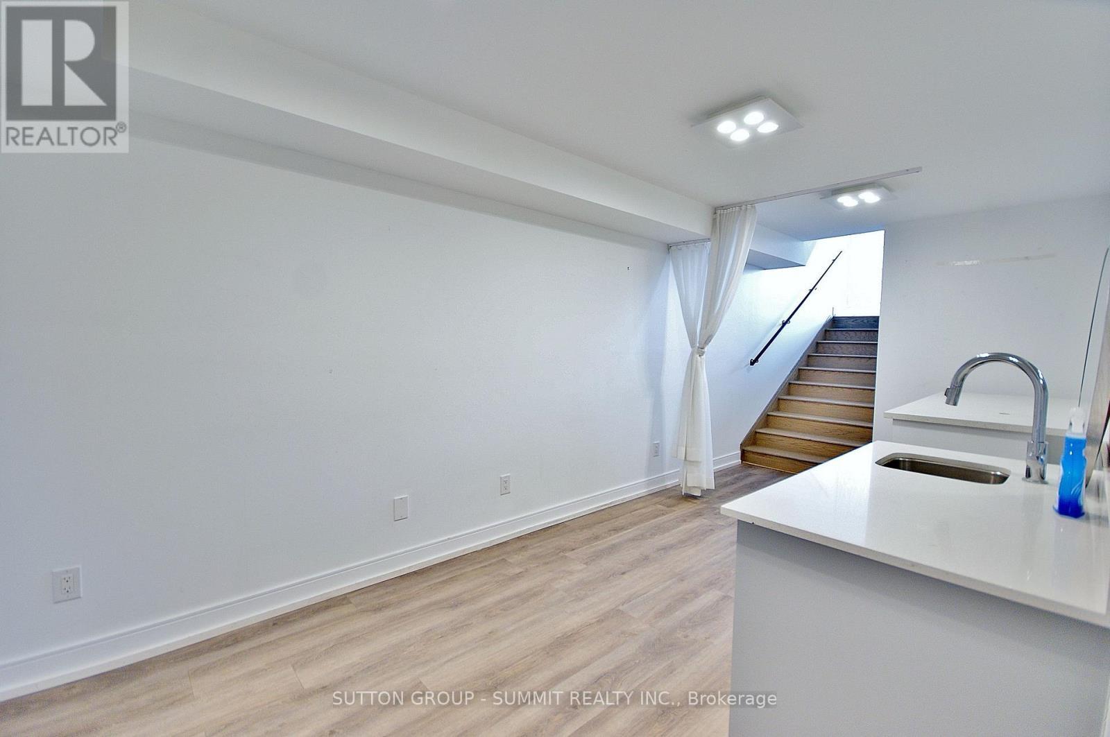 1012 Lagoon Street, Mississauga, ON