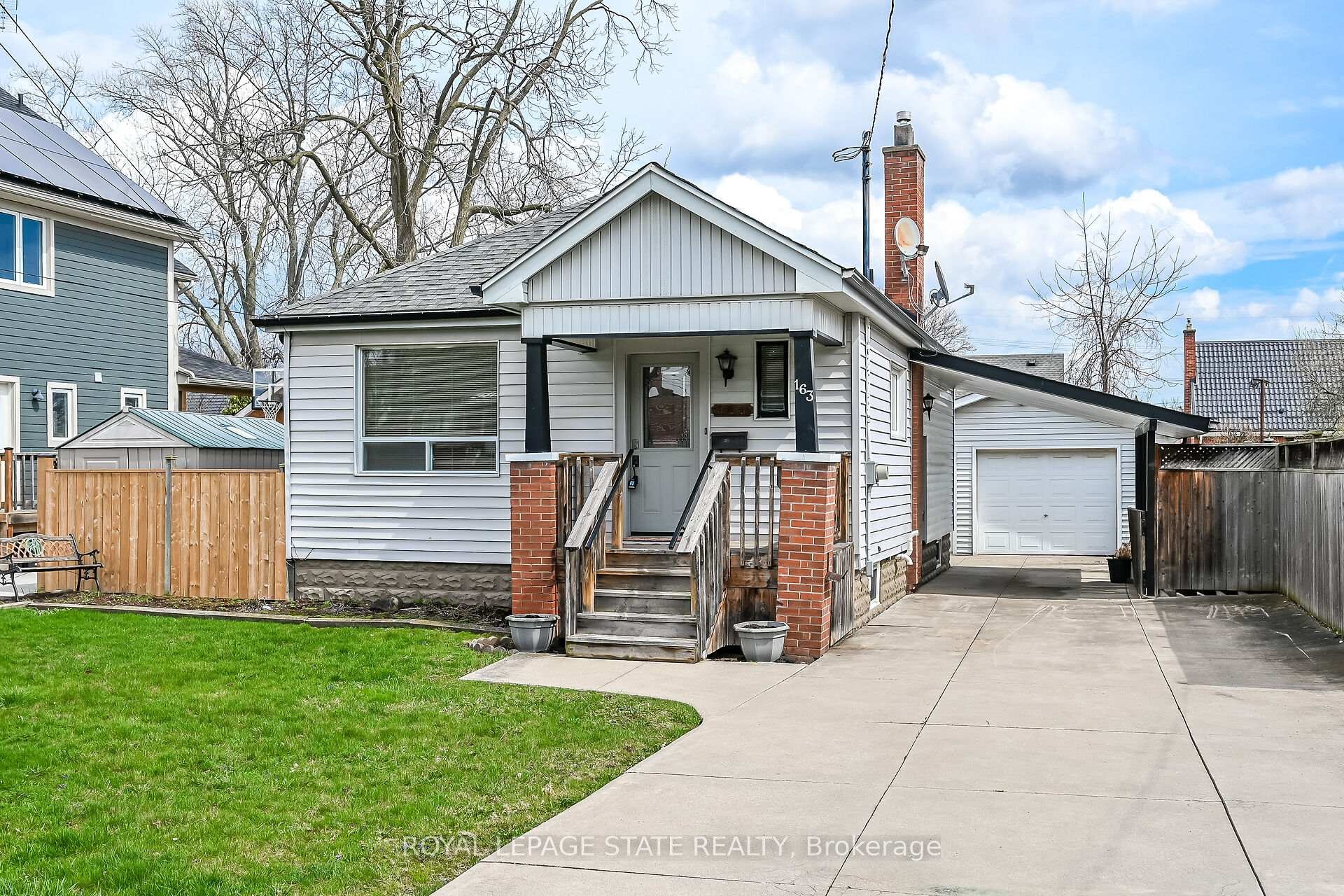 163 Rosedale Avenue, Hamilton, ON - Outdoor With Facade