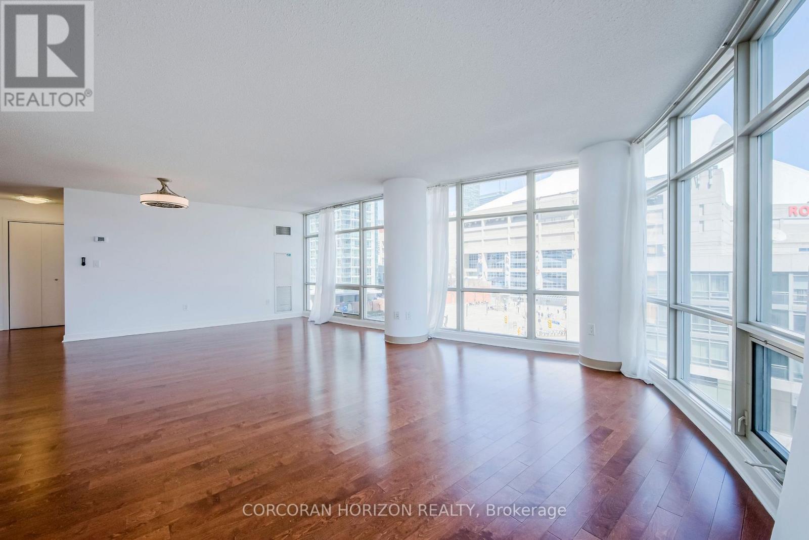 609 - 10 Navy Wharf Court, Toronto, ON - Indoor Photo Showing Other Room