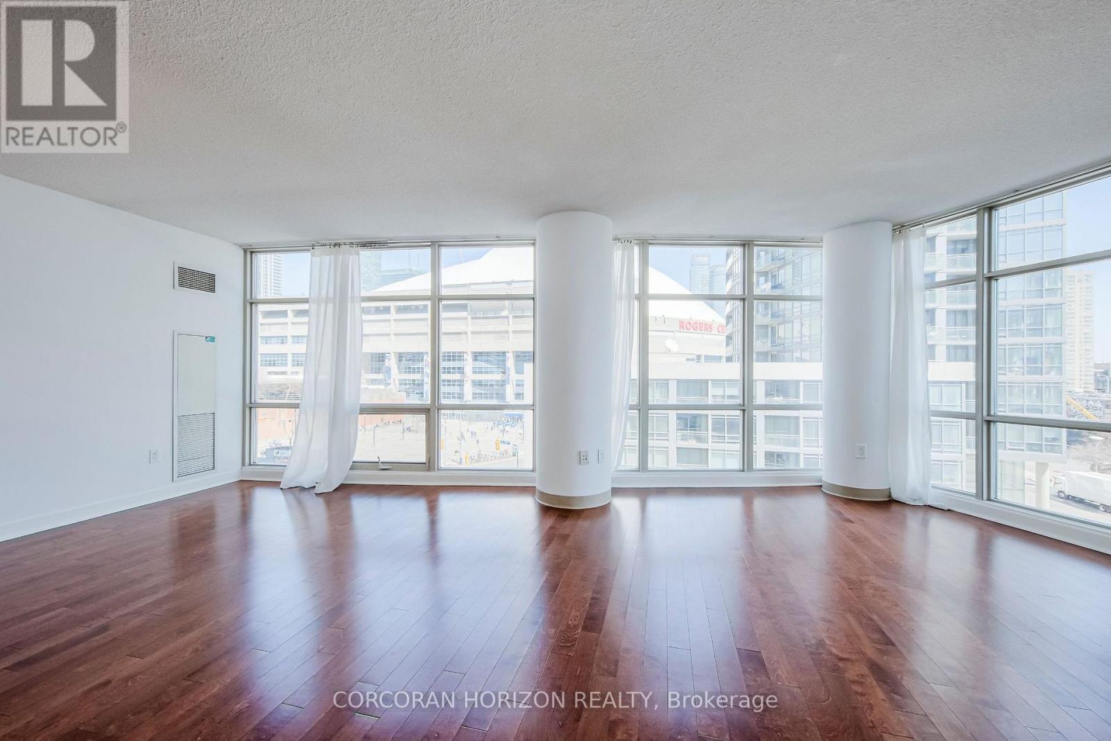 609 - 10 Navy Wharf Court, Toronto, ON - Indoor